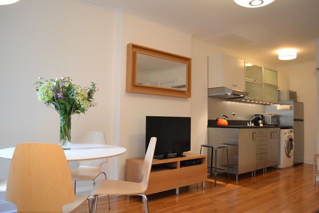SPACIOUS 1 BED/ 1 BATH APARTMENT IN DOWNTOWN PALO ALTO photo 2